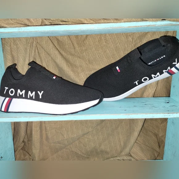 WOMEN'S TOMMY HILFIGER ARIZEL SNEAKERS - Picture 3 of 4